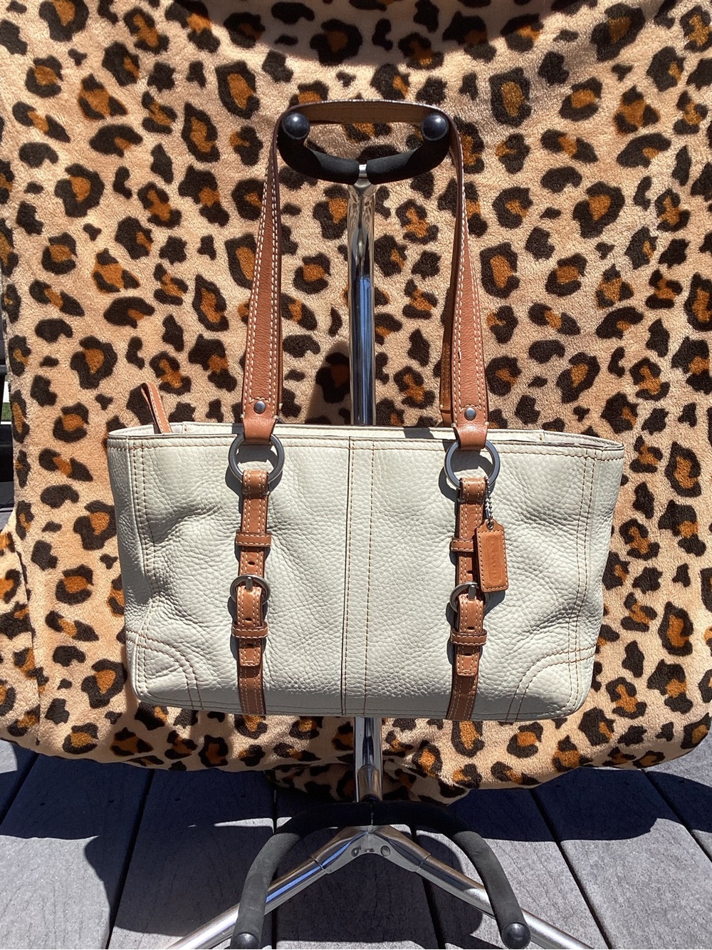Coach Chelsea Pebbled Leather Zip Bag D0851-F12339